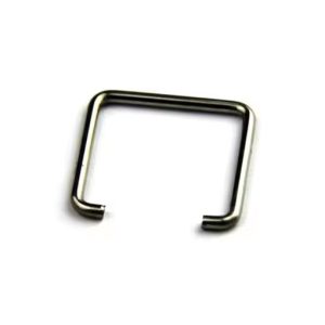 serpentīna un siļķes formas kompresijas atsperes dīvānos.