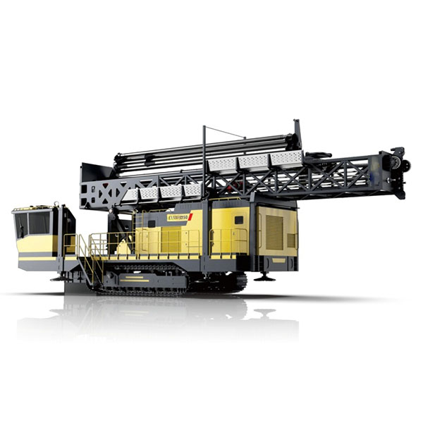 urbšanas iekārta ar spridzināšanas caurumu